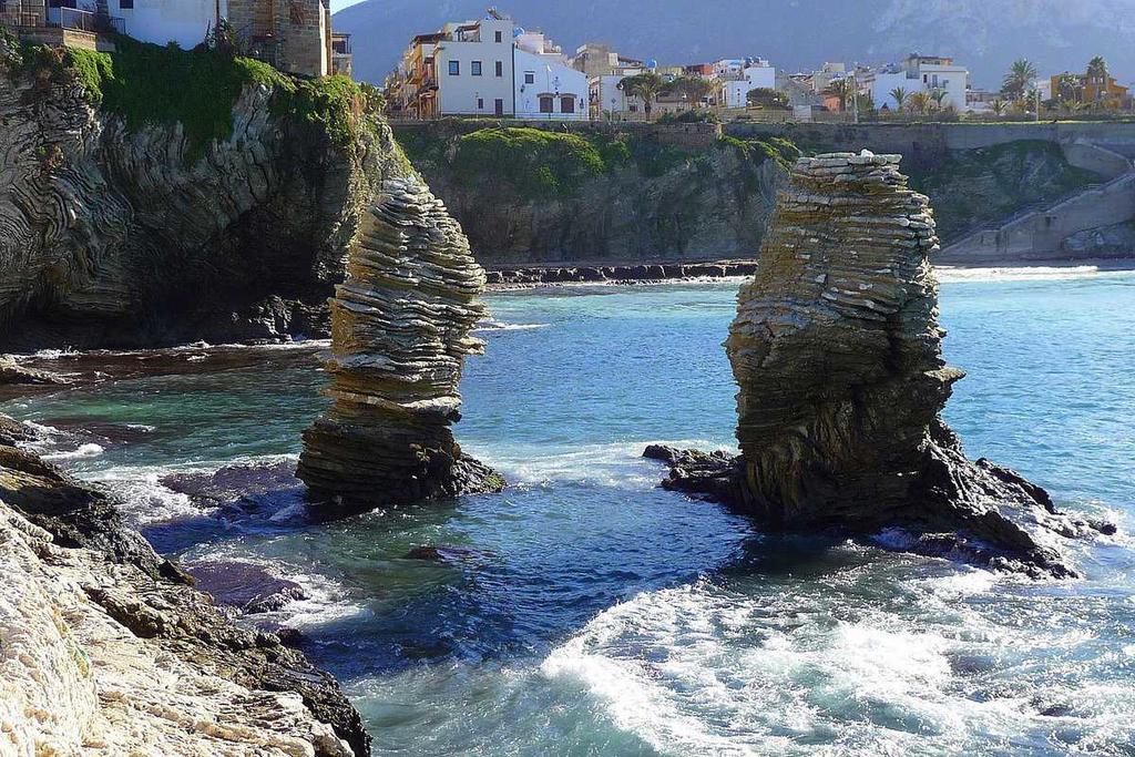 Casa Vacanze Chiara Terrasini Bagian luar foto