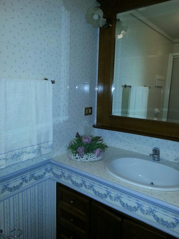 Casa Vacanze Chiara Terrasini Bagian luar foto