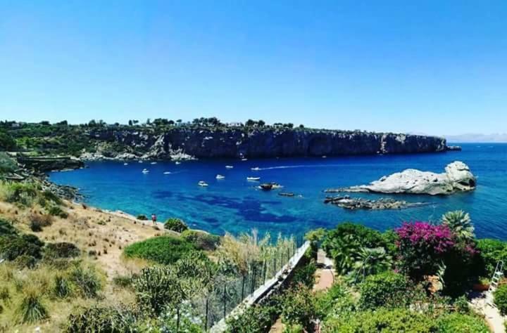 Casa Vacanze Chiara Terrasini Bagian luar foto