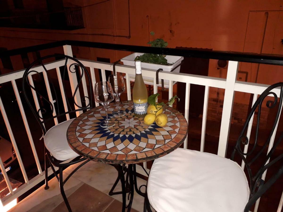 Casa Vacanze Chiara Terrasini Bagian luar foto